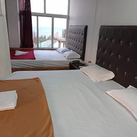 Oyo 81600B Pearl Marine Hotel 布莱尔港 外观 照片